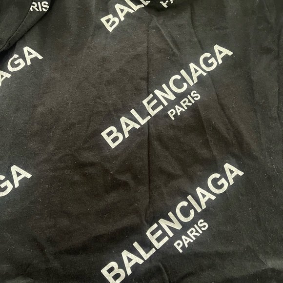 Balenciaga authentic stylish Tee - Picture 2 of 2